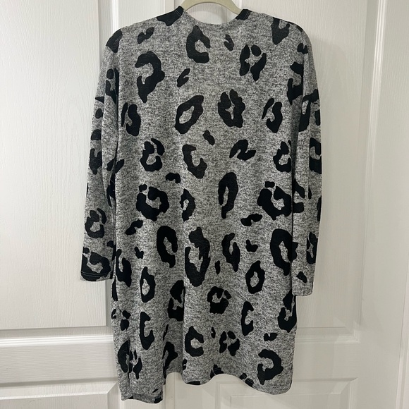 Leopard Print Flowy Black & Grey Cardigan - Picture 6 of 7